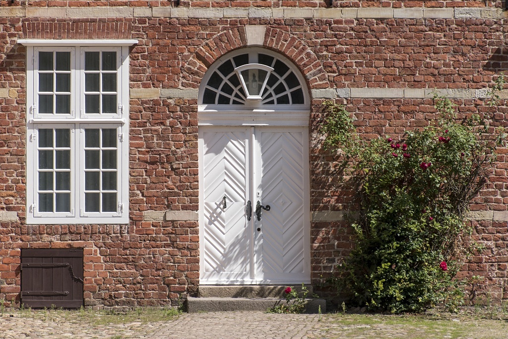 A transom built above the door